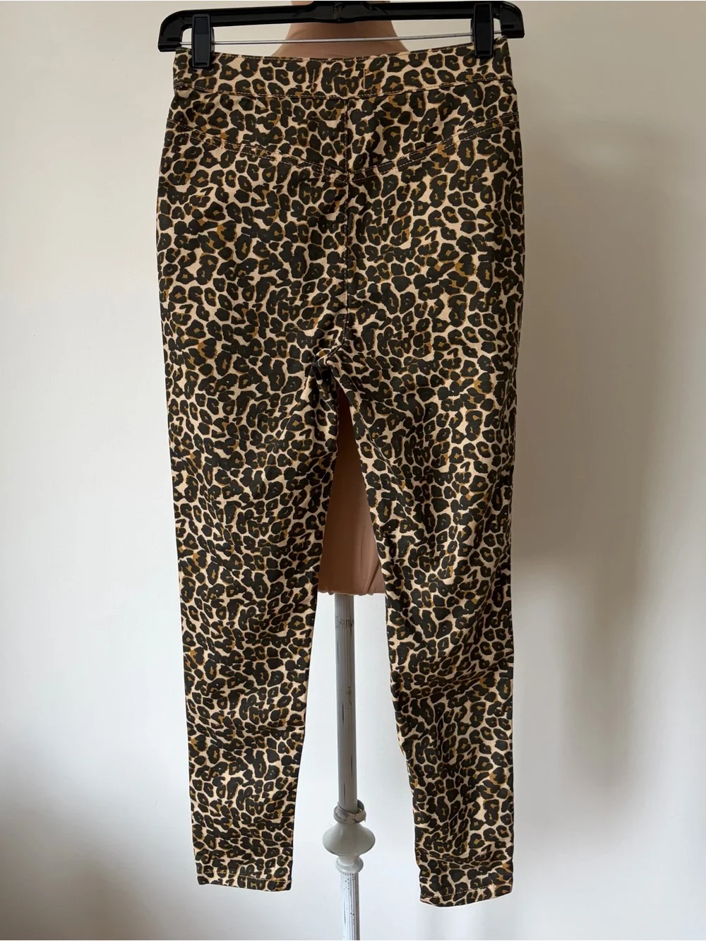 Free People We The Free Belle Leopard High Rise Cropped Skinny Jeans EUC Size 26